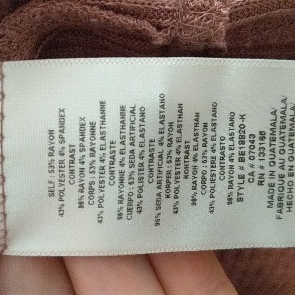 Sweater/Shirt - Picture 6 of 6